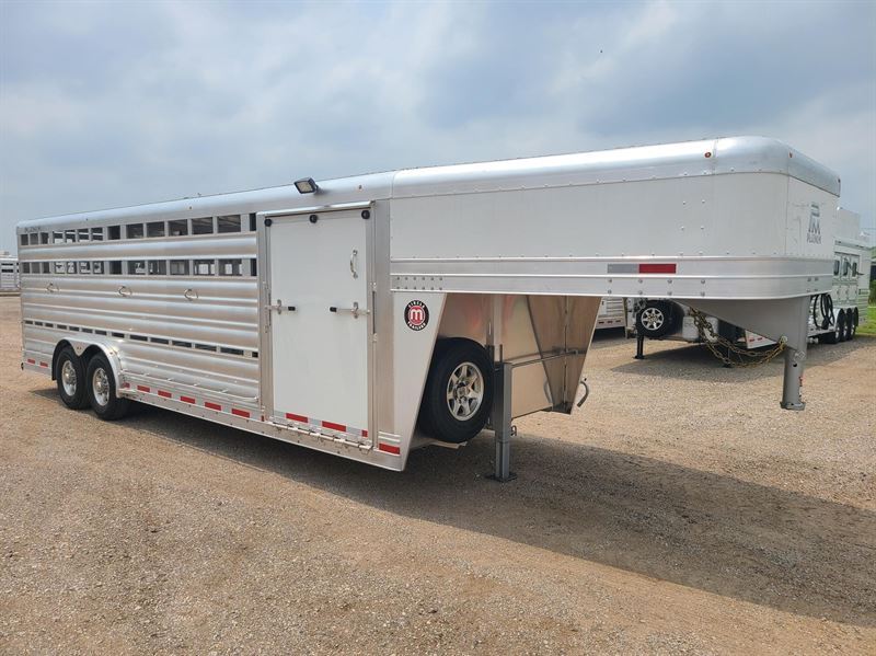 2024 Platinum Coach 24' rancher special 8' wide