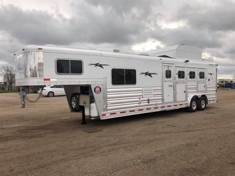 2025 Platinum Coach outlaw 4 horse 10'8" sw outlaw conversions