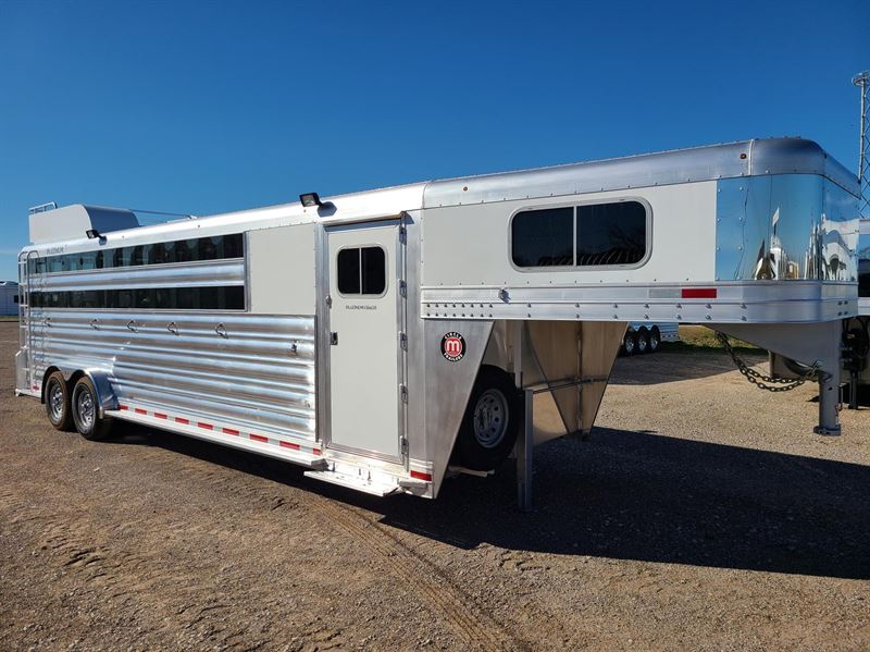 2025 Platinum Coach 6 horse 7'6" wide trainer swing out saddle rack!