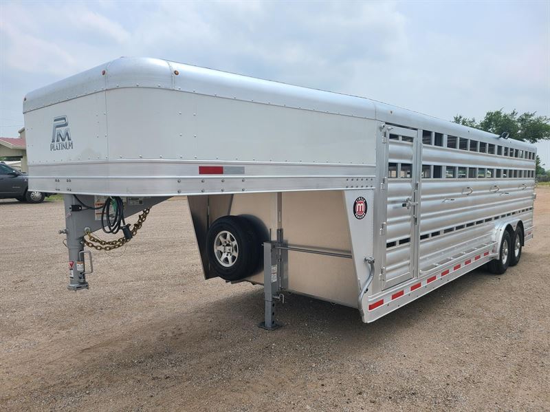 2024 Platinum Coach 24' rancher special 8' wide