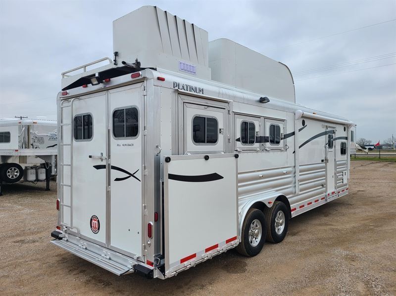 2025 Platinum Coach outlaw beautiful outlaw 3 horse 10'8" side load