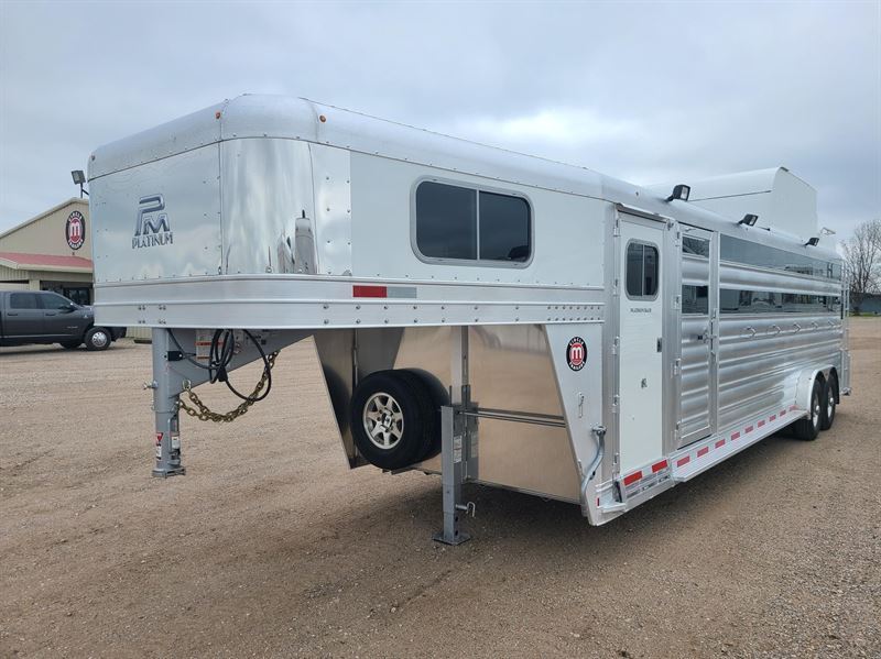 2025 Platinum Coach 6 horse perfect side tack