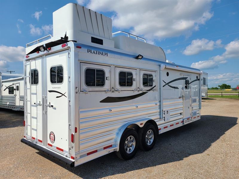 2024 Platinum Coach Outlaw 3HGN w/ 8'10" SW Outlaw GENERATOR