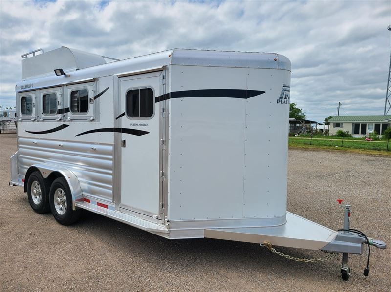 2026 Platinum Coach 3 horse bumper pull mangers