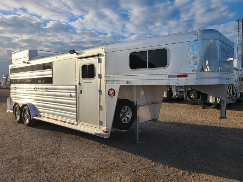 2026 Platinum Coach 4 horse 4' sw 7'6" wide swing out saddle rack