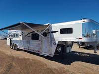 2026 4 horse Platinum Coach Outlaw 4H 15' 8" Outlaw Side Load COUCH & DINETTE!