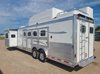 2026 4 horse Platinum Coach Outlaw 4 Horse 13'8" SW Outlaw SIDE LOAD SLIDE OUT