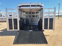 2026 Stock horse Platinum Coach 32' Haul 4, 5, 6, 7...BOX STALLS!!