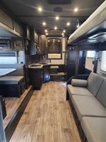 2022 5 horse Hart Ultimate 5 Horse SIDE LOAD Bunk Bed, Couch & Dinet