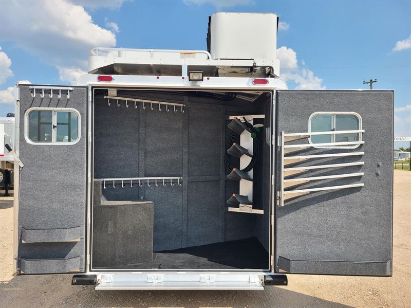 2026 Platinum Coach outlaw 4 horse reverse load w/ 12' 8" living quart