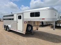 2026 3 horse Platinum Coach 3 or 4 Horse 2' SW 7'6" wide