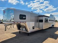 2022 5 horse Hart Ultimate 5 Horse SIDE LOAD Bunk Bed, Couch & Dinet