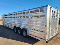 2026 Stock horse Platinum Coach 32' 7 tall 8 wide with 3-7,200# axles
