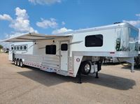 2025 5 horse Platinum Coach Outlaw 5H 16' Outlaw Side Load Couch / Dinette / B