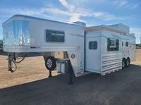 2026 3 horse Platinum Coach Outlaw 3H 10' 8" SW SLIDE OUT & Side Load with Ona