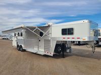 2022 3 horse 4-Star 3 H 11'8" Couch & Corner Bench SIDE LOAD