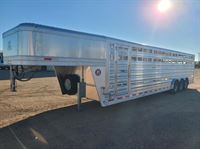 2026 Stock horse Platinum Coach 32' 7 tall 8 wide with 3-7,200# axles