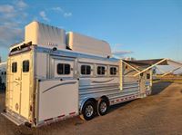 2026 4 horse Platinum Coach Outlaw 4H 10' 10" SW Outlaw Conversion SIDE LOAD