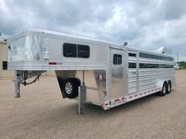 2026 4 horse Platinum Coach 26' Stock Combo 7'6" wide..THE PERFECT TRAILER