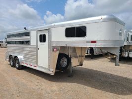 2026 3 horse Platinum Coach 3 or 4 Horse 2' SW 7'6" wide
