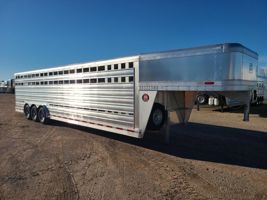 2026 Stock horse Platinum Coach 32' 7 tall 8 wide with 3-7,200# axles