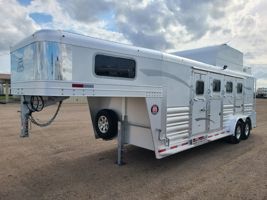 2026 4 horse Platinum Coach 4HGN w/ 4' SW MANGERS & Dressing Room