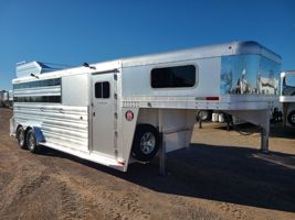 2026 4 horse Platinum Coach 4 Horse 4' SW 7'6" wide SWING OUT SADDLE RACK