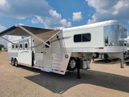 2026 4 horse Platinum Coach Outlaw 4 Horse Reverse Load w/ 12' 8" Living Quart