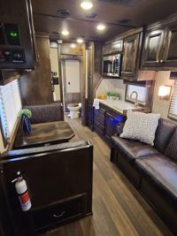 2026 4 horse Platinum Coach Outlaw 4H 15' 8" Outlaw Side Load COUCH & DINETTE!