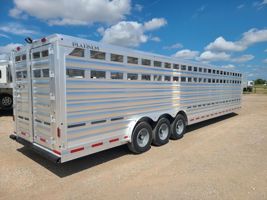 2027 Stock horse Platinum Coach 8 wide x 36 long x 7 TALL with 4 sections!