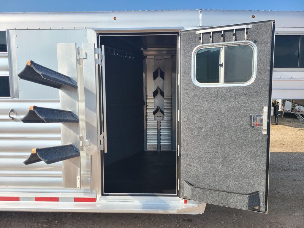 2027 Platinum Coach 22' Stock Combo 7'6" wide..SWING OUT SADDLE RACK!
