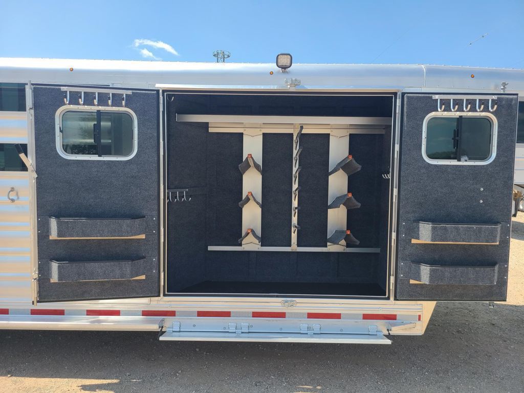 2027 Platinum Coach PERFECT SIDE TACK...HAUL 4, 5, OR 6!!