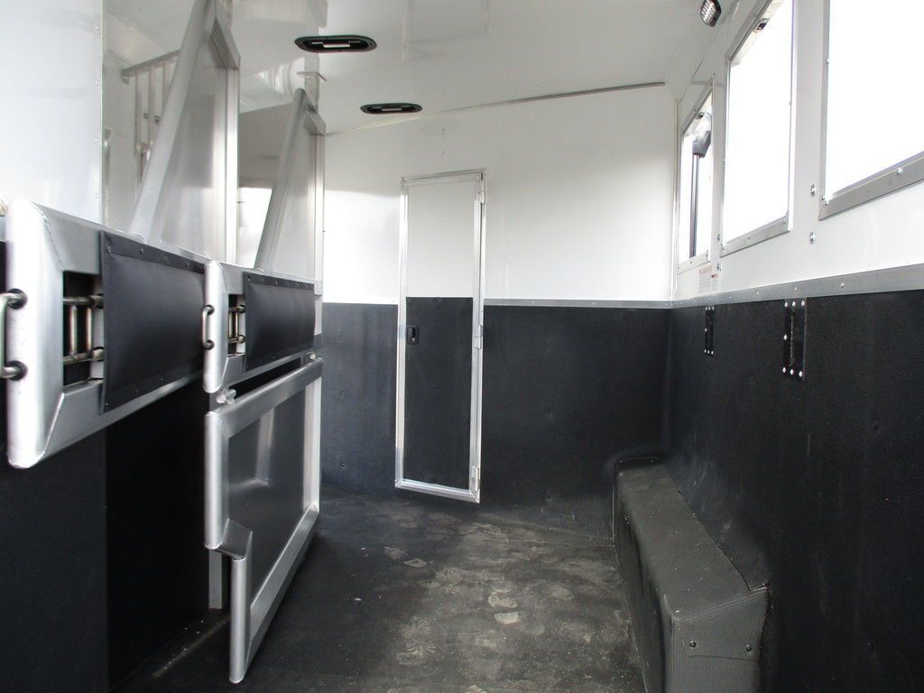 Trailer Photo 10