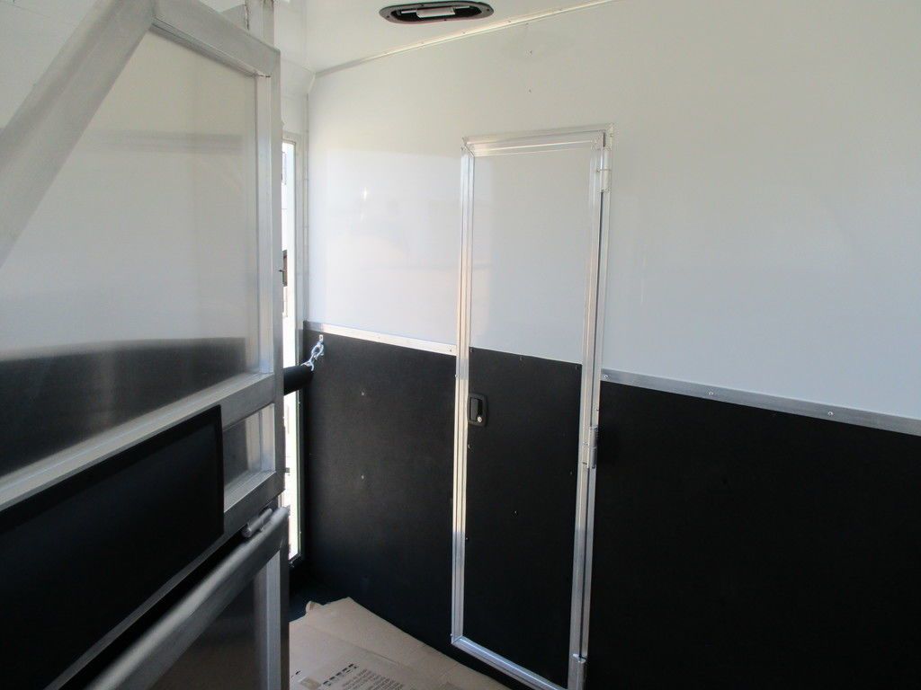Trailer Photo 11