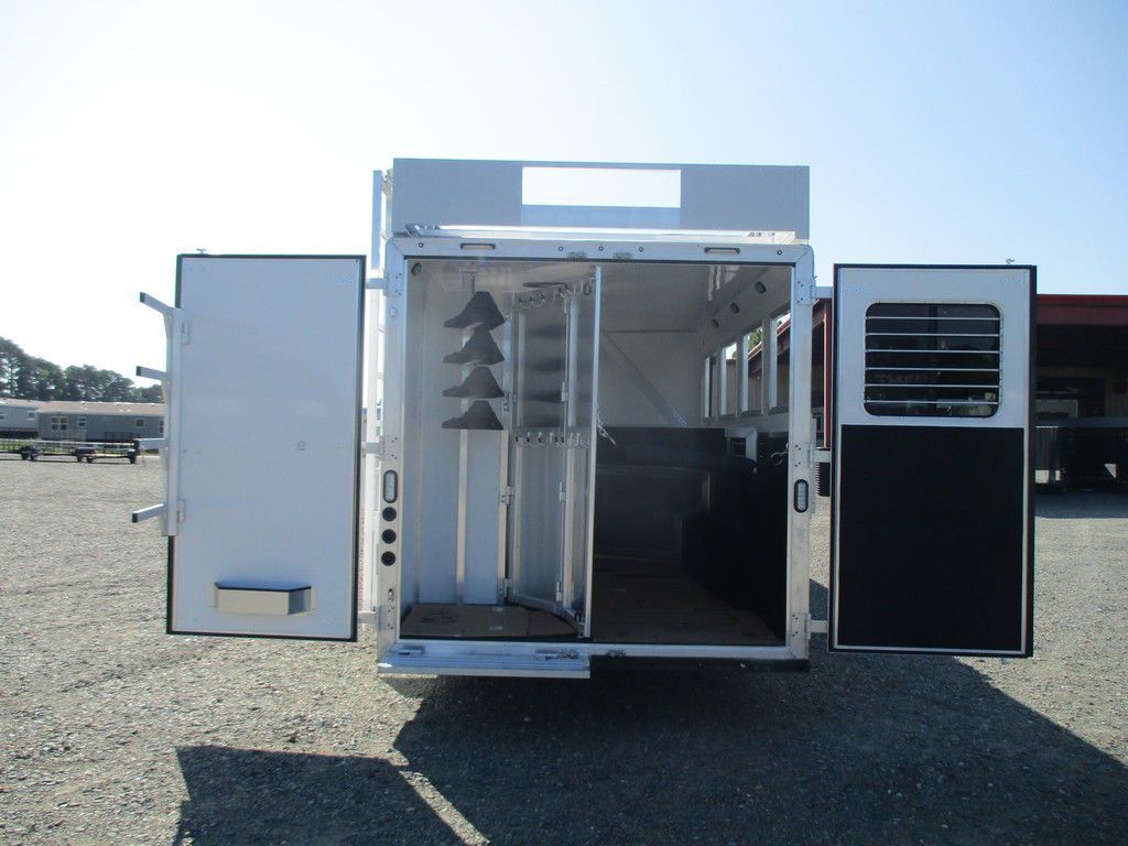 Trailer Photo 8