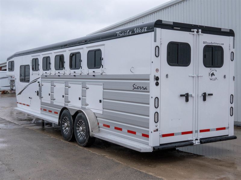 2023 Trails West sierra 5 horse trailer
