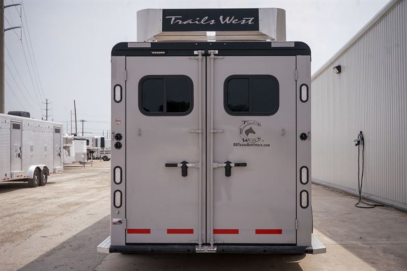 2023 Trails West sierra 3 horse trailer