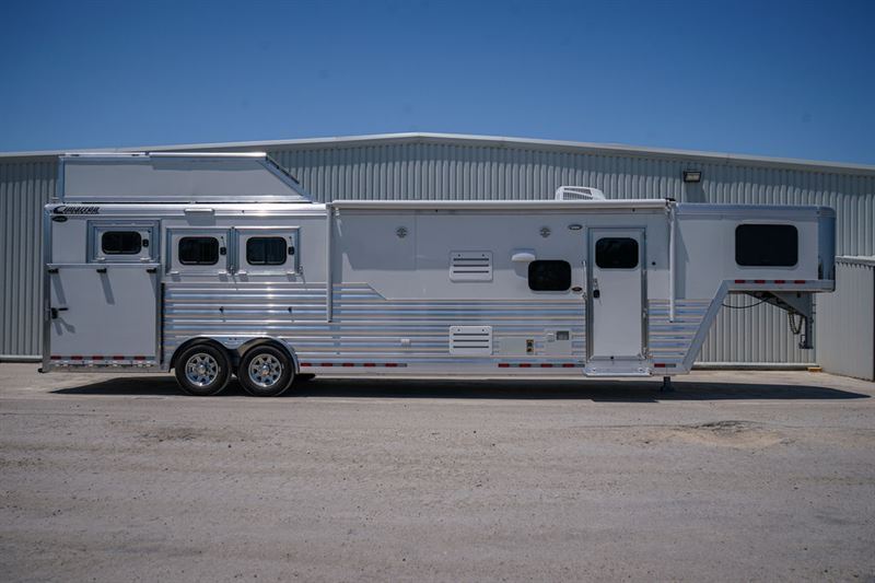 2024 Cimarron 3 horse side load living quarters with slide out