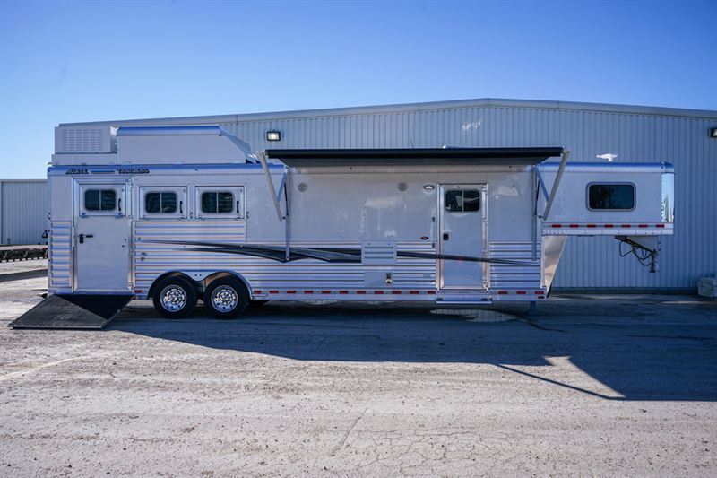 2024 Elite Trailers 3 Horse Side Load Trailer   Trailer 1524448 2 