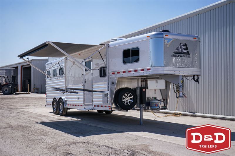 2024 Elite mustang 3 horse with living quarters