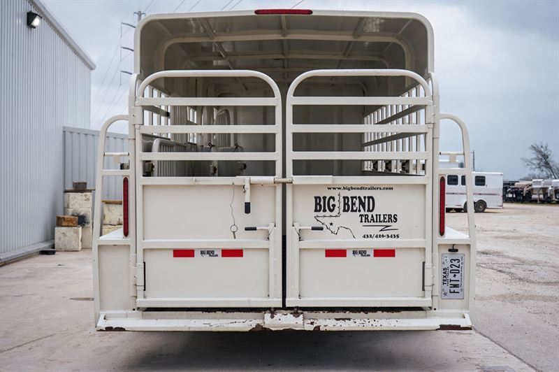 2019 Big Bend 24 ft deluxe tack 4h trailer