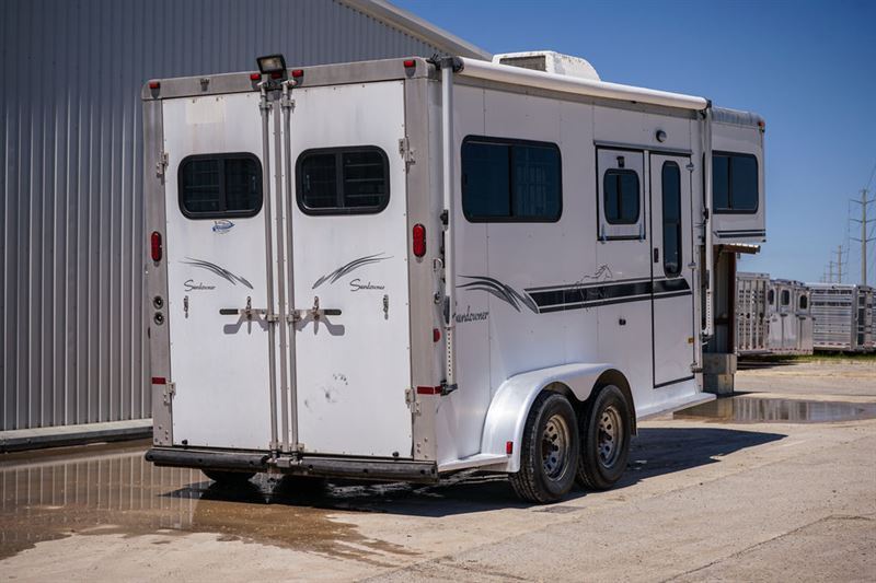 2004 Sundowner 2 horse straight load warmblood