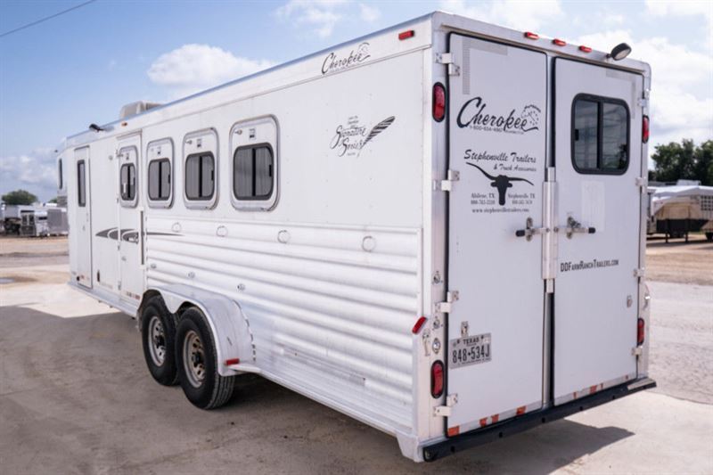 2004 Cherokee 4 horse trailer