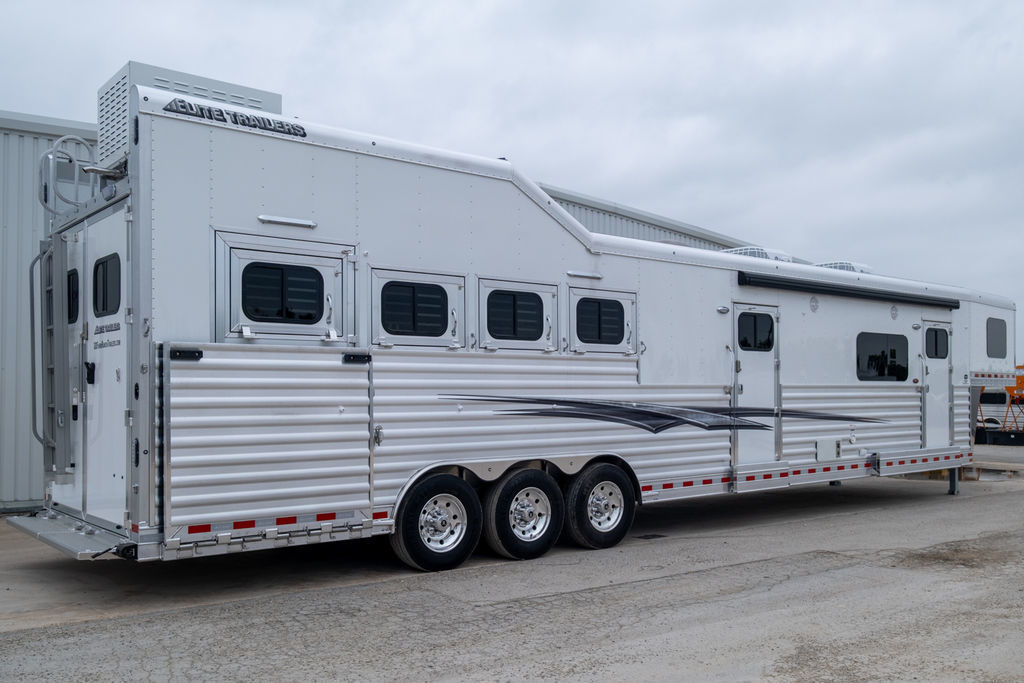 2025 Elite 4 horse 18ft living quarter trailer with slide