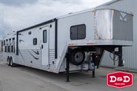 2018 Stock horse Merhow Trailers 4 Horse 15'6 Ft SW Living Quarters Trailer