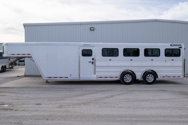 2026 Cimarron 10 pen showstar lx low pro trailer
