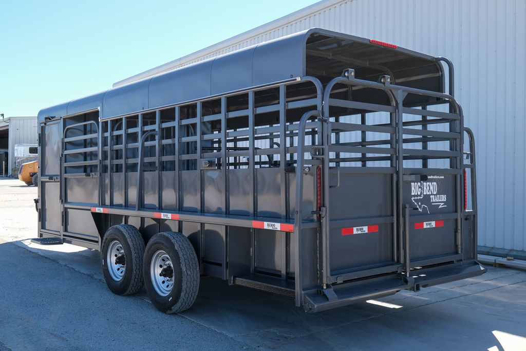 2026 Big Bend 20 ft slant deluxe tack stock trailer