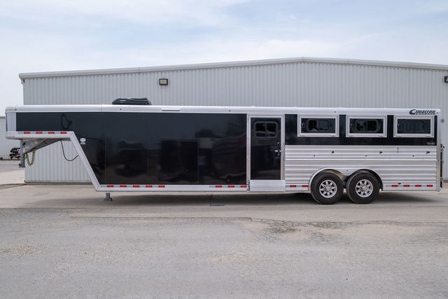2026 Cimarron 8 pen showstar lx low pro trailer