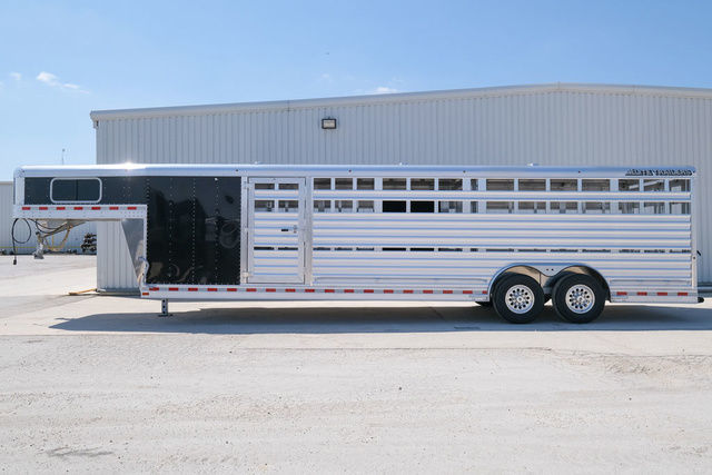 2027 Elite 28 ft show cattle trailer