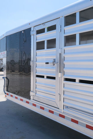 2027 Elite 28 ft show cattle trailer